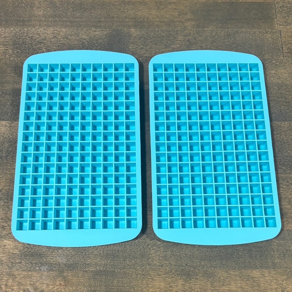 NWOT Blue Silicone Ice Cube Trays